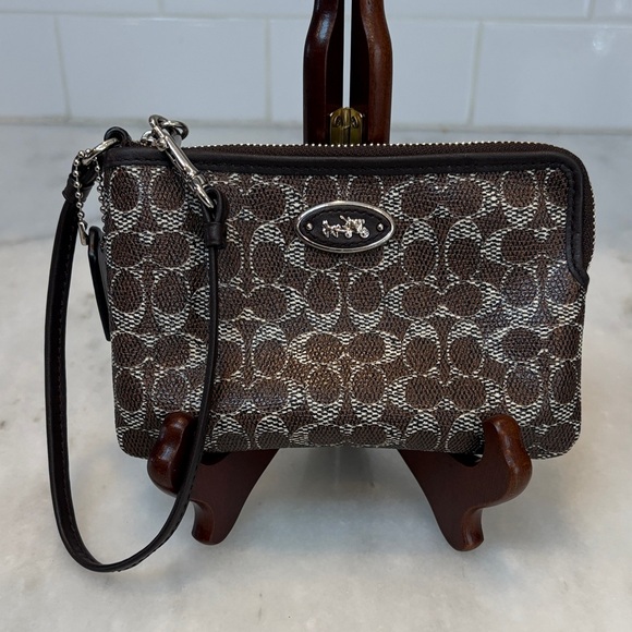 Coach Handbags - Coach Saffiano Leather Mini C Signature Logo Pouch Clutch Wristlet